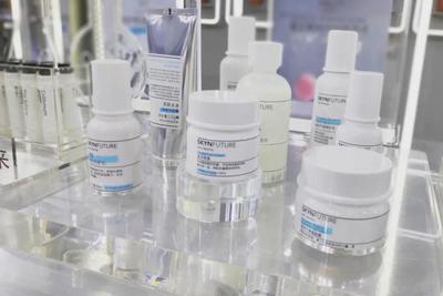 肌膚未來(lái)攜科學(xué)定制新品亮相美博會(huì)，以技術(shù)驅(qū)動(dòng)重塑線下渠道新生態(tài)